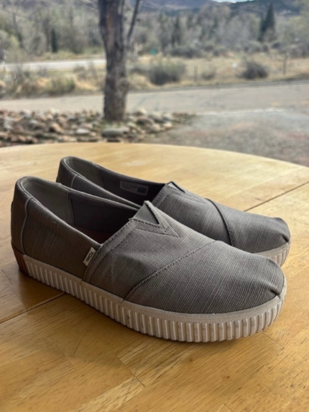 Tom’s Casual Slip-On Canvas Women’s Shoes in Gray
